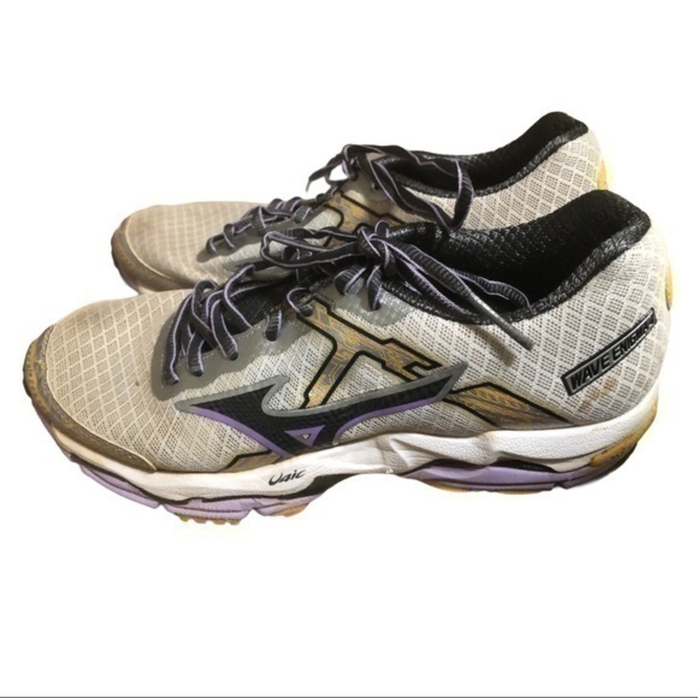 Mizuno size US W 7.5 wave enigma 4